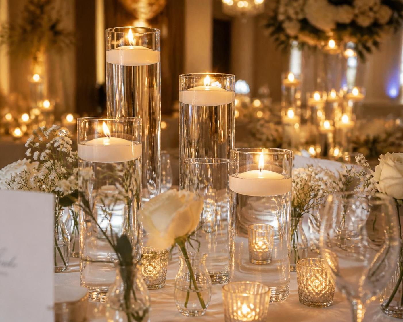 découvrez notre large gamme de photophores pour bougies : flottantes, chauffe-plat ou votives, pour créer une ambiance chaleureuse et élégante dans votre intérieur.